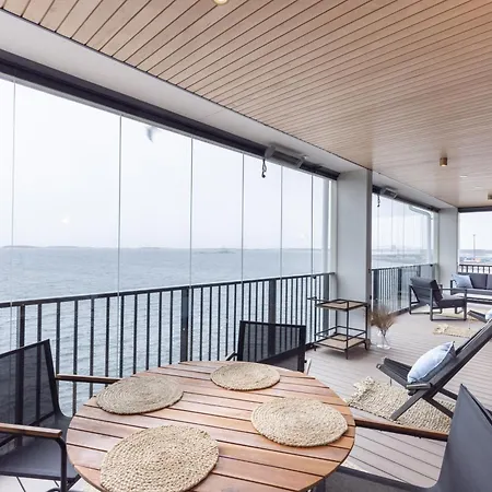 C44 Ultimate Luxury Waterfront Penthouse 아파트 항코