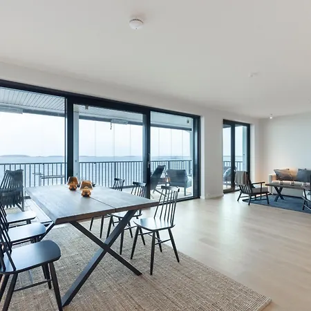 C44 Ultimate Luxury Waterfront Penthouse